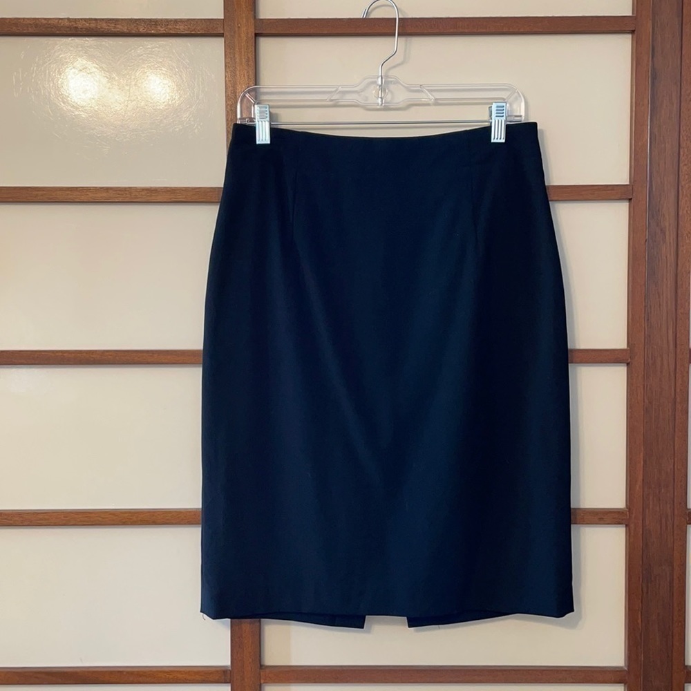 banana republic pencil skirt / size 8 / black
